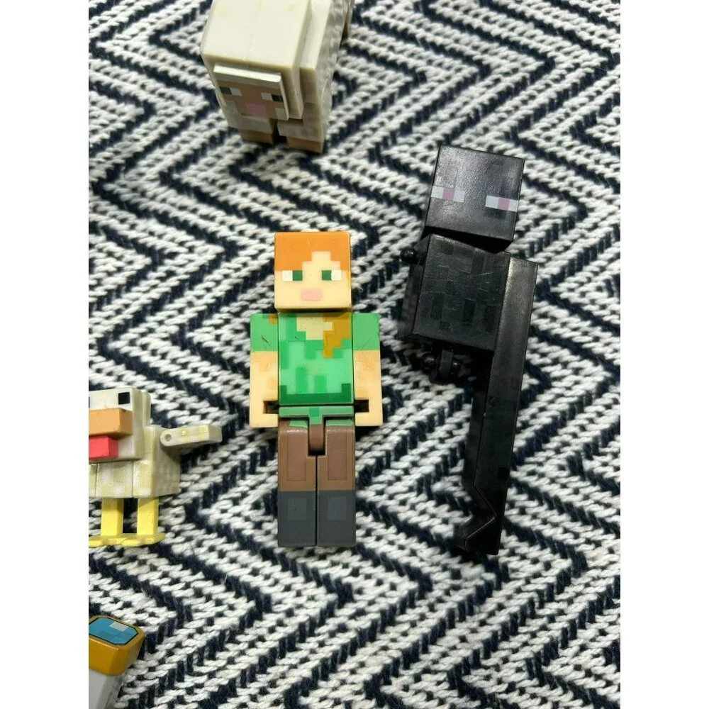 Minecraft Action Figures Set With Creeper Alex Skeleton Horse Wolf & More - Picture 2 of 8